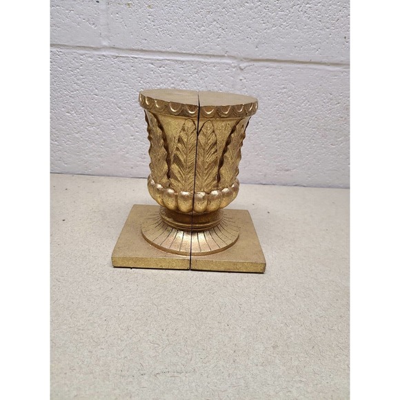 Pair of Vintage Gold Polyresin Bookends by CBK Ltd 1995 - Picture 4 of 7